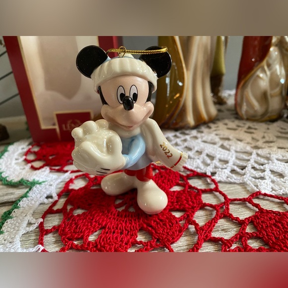 Lenox Disney 2022 “Mickey Snow Games” Christmas Ornament - Picture 4 of 8